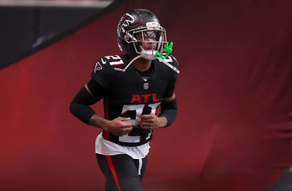Atlanta Falcons, Mike Hughes, NFL