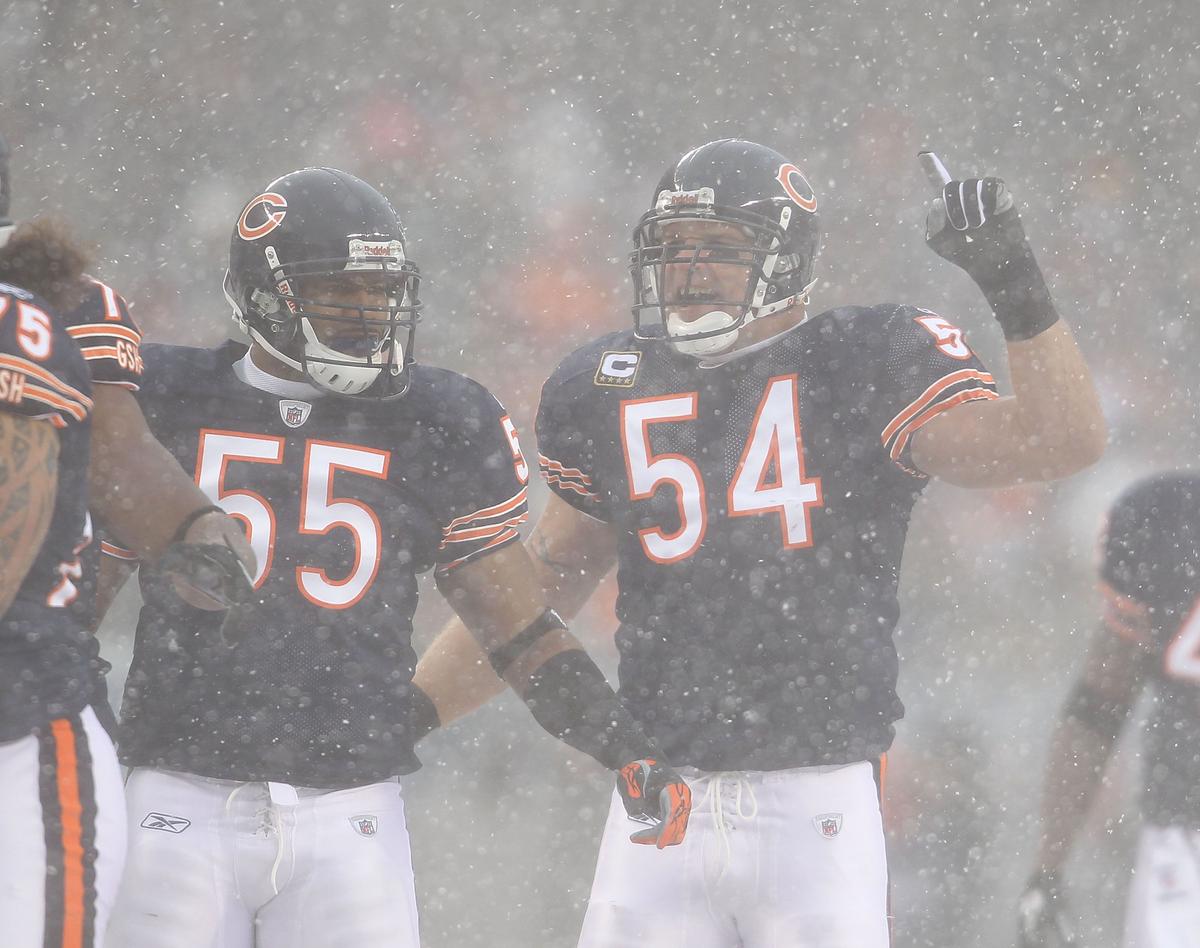 Bears Legend Urlacher Candid in Conversation About Bears Move
