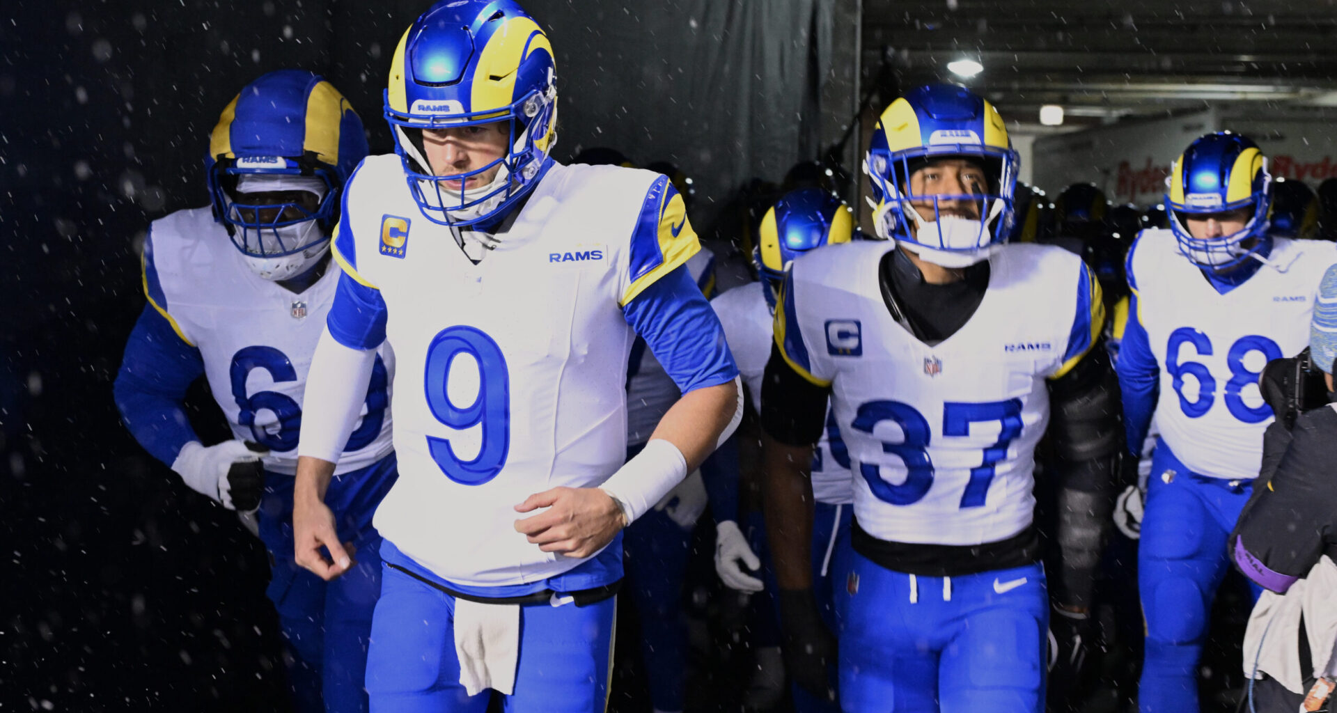 When met at crossroads, Rams' Stafford sought Brees' advice