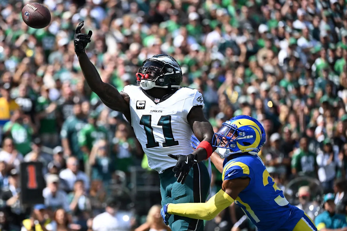 DeVonta Smith Breaks Silence on Eagles' AJ Brown Trade