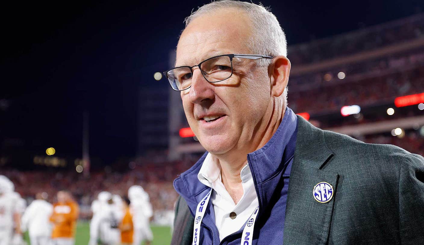 College Football Leaders Meet in Denver to Weigh 16- vs. 24-Team Playoff Formats