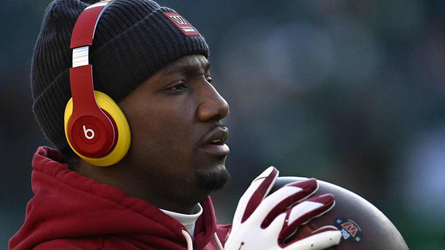 Jan 4, 2026; Philadelphia, Pennsylvania, USA; Washington Commanders wide receiver Deebo Samuel (1) during warmups against the Philadelphia Eagles at Lincoln Financial Field. Mandatory Credit: Eric Hartline-Imagn Images
