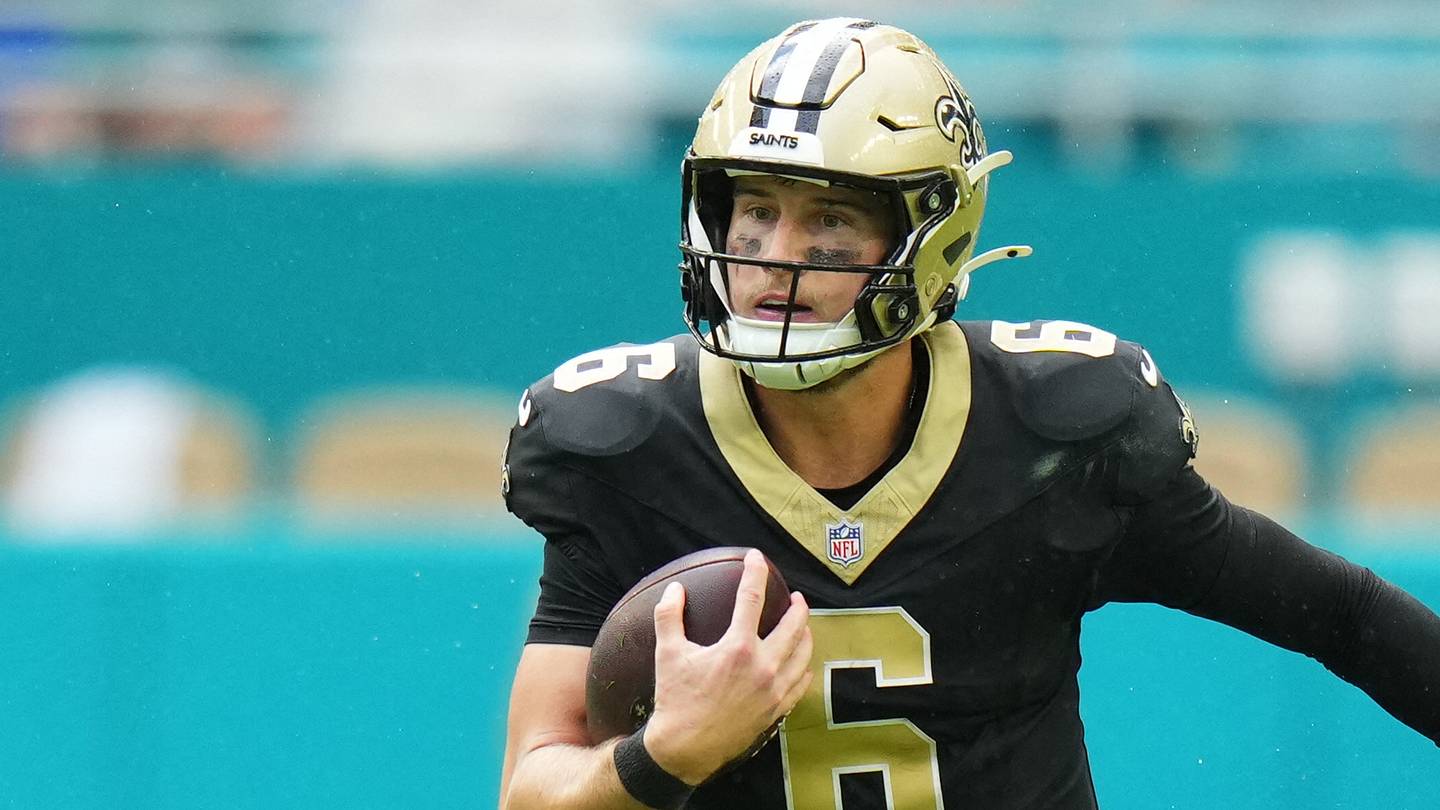 Nov. 30, 2025; Miami Gardens, Florida, USA; New Orleans Saints quarterback Tyler Shough (6) carries the ball against the Miami Dolphins during the second half at Hard Rock Stadium. Mandatory Credit: Rich Storry-Imagn Images