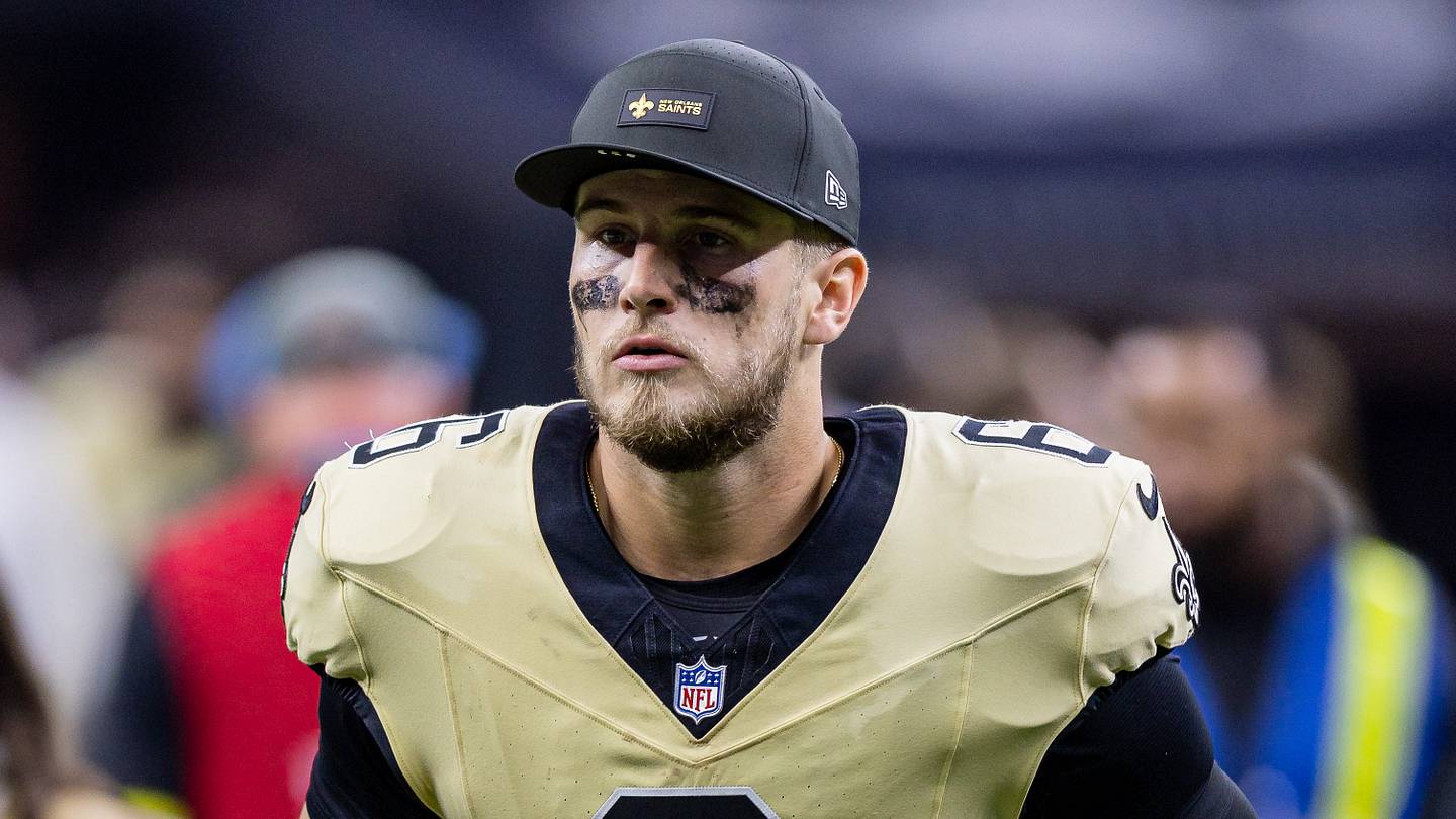 New Orleans Saints quarterback Tyler Shough
