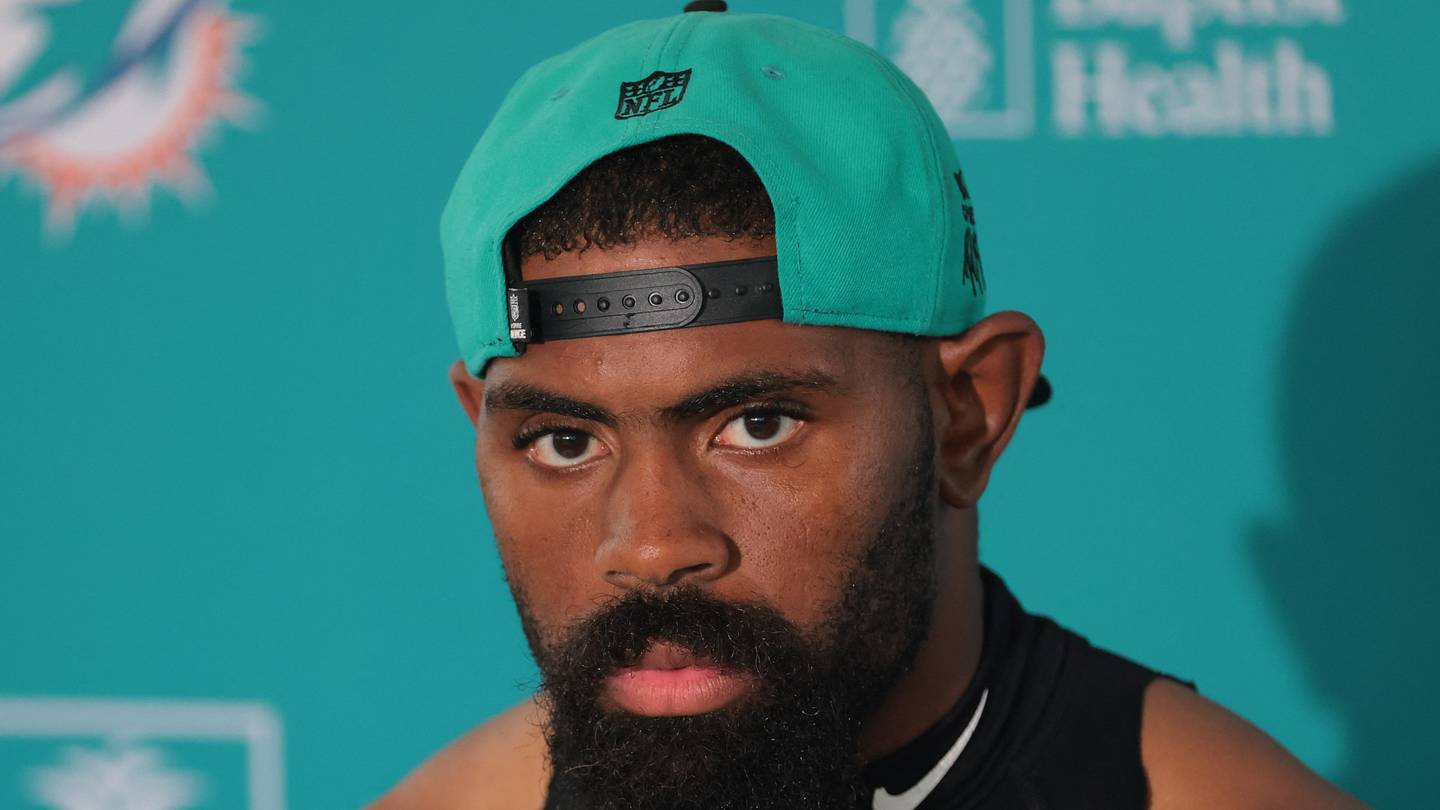 Miami Dolphins linebacker Jordyn Brooks