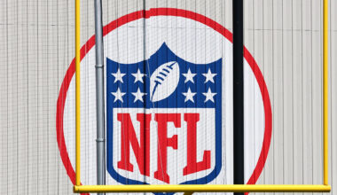 NFL news, live updates: Dolphins extend All-Pro LB Jordyn Brooks; Rookies report for training camp as offseason activities ramp up