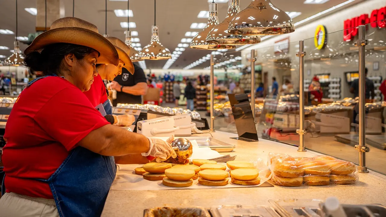 Buc-ee's pay scale reveals managers can earn $275K without a degree