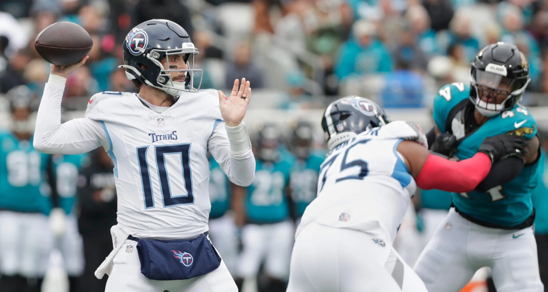 Tennessee Titans: Dan Moore is named most overpaid tackle in the NFL