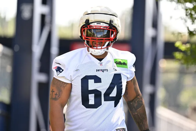 OL Layden Robinson (73)