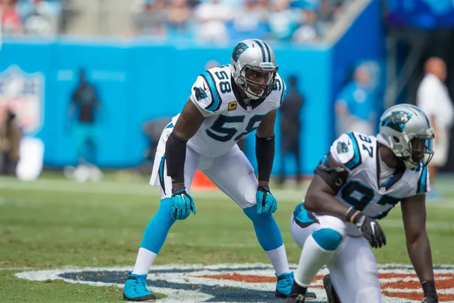Sep 18, 2016; Charlotte, NC, USA; Carolina Panthers outside linebacker Thomas Davis (58) lines up during the first half against the San Francisco 49ers at Bank of America Stadium. The Panthers defeated the 49ers 46-27. Mandatory Credit: Jeremy Brevard-USA TODAY Sports