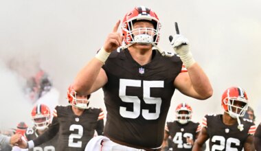 Ethan Pocic brings intimate knowledge of Ravens’ AFC North rivals