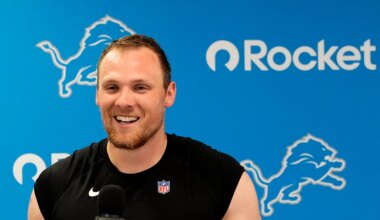 Lions' Jack Campbell inside top 5 of ESPN's LB player rankings