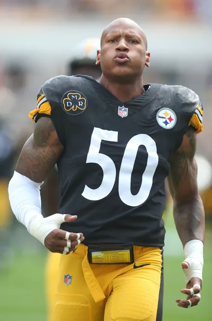 Sep 17, 2017; Pittsburgh, PA, USA; Pittsburgh Steelers inside linebacker Ryan Shazier (50) takes the field against the Minnesota Vikings during the first quarter at Heinz Field. The Steelers won 26-9. Mandatory Credit: Charles LeClaire-USA TODAY Sports