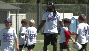 Vikings running back Aaron Jones holds youth football camp in Proctor