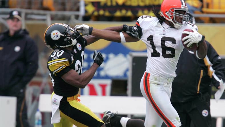 The Pittsburgh Steelers' Allen Rossum chases down Cleveland Browns star Joshua Cribbs on a 90-yard return in the first quarter
