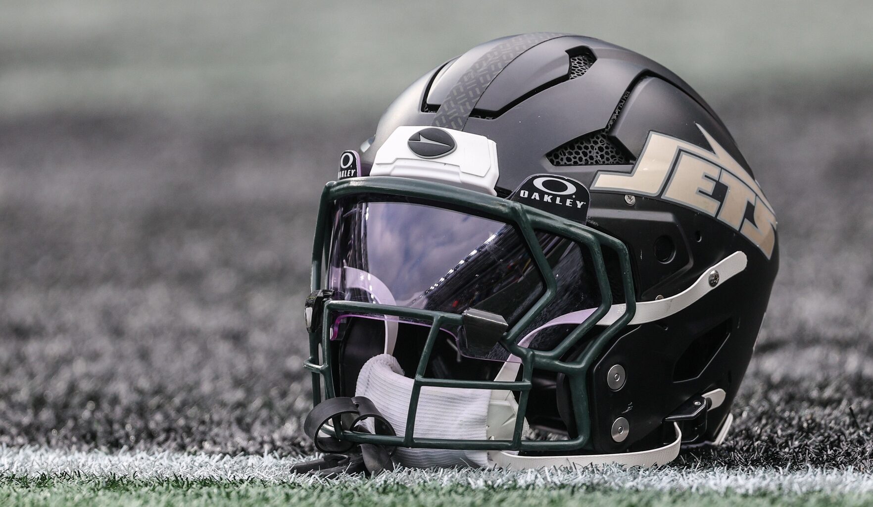 AFC Notes: Minkah Fitzpatrick, Mac Jones, Jets Roster Predictions, Patriots
