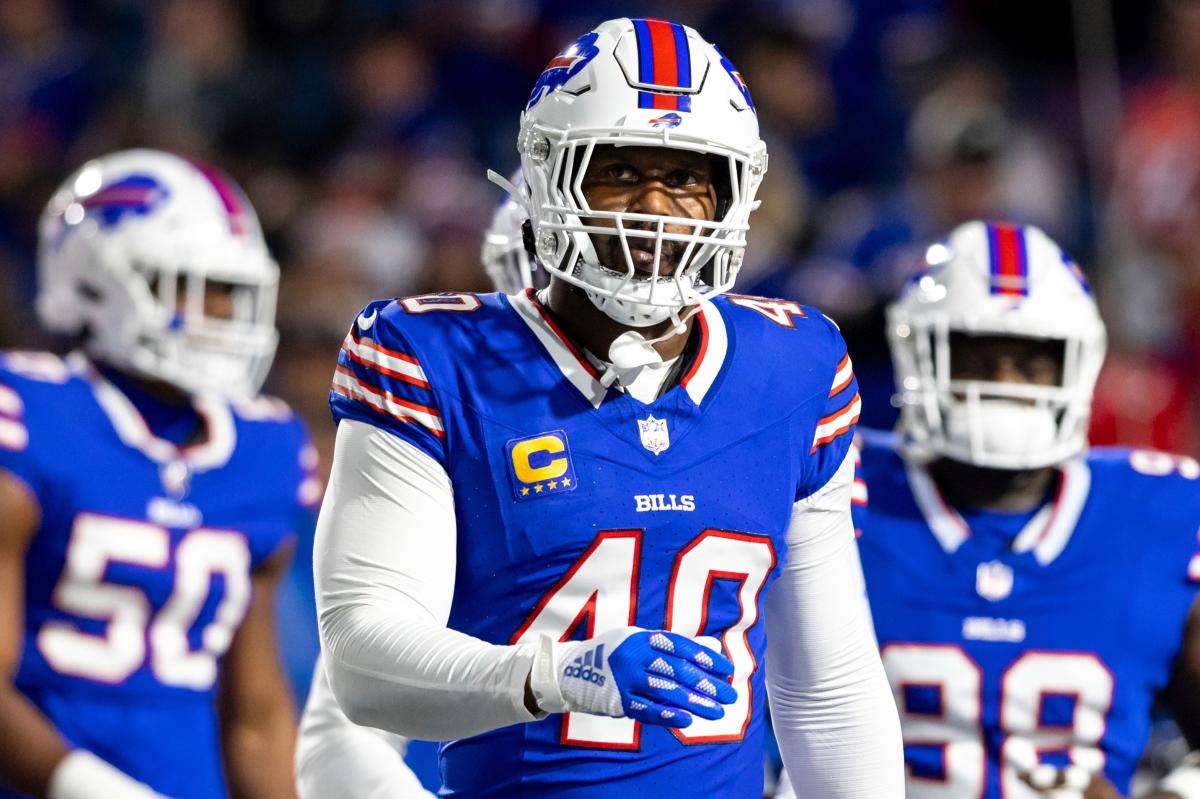 Von Miller posts himself in Cowboys jersey as free agency drags on