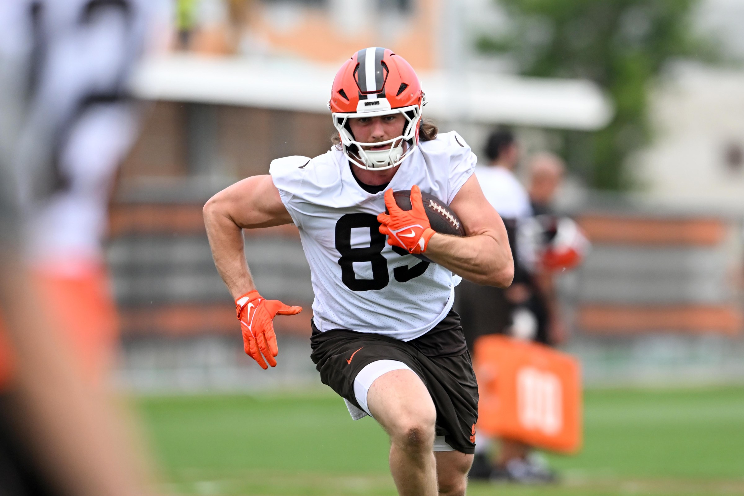 BEREA, OHIO - MAY 27: Jack Stoll #89 of the Cleveland Browns runs a drill during the Cleveland Browns OTA Offseason Workouts at CrossCountry Mortgage Campus on May 27, 2026 in Berea, Ohio. (Photo by Nick Cammett/Diamond Images via Getty Images)