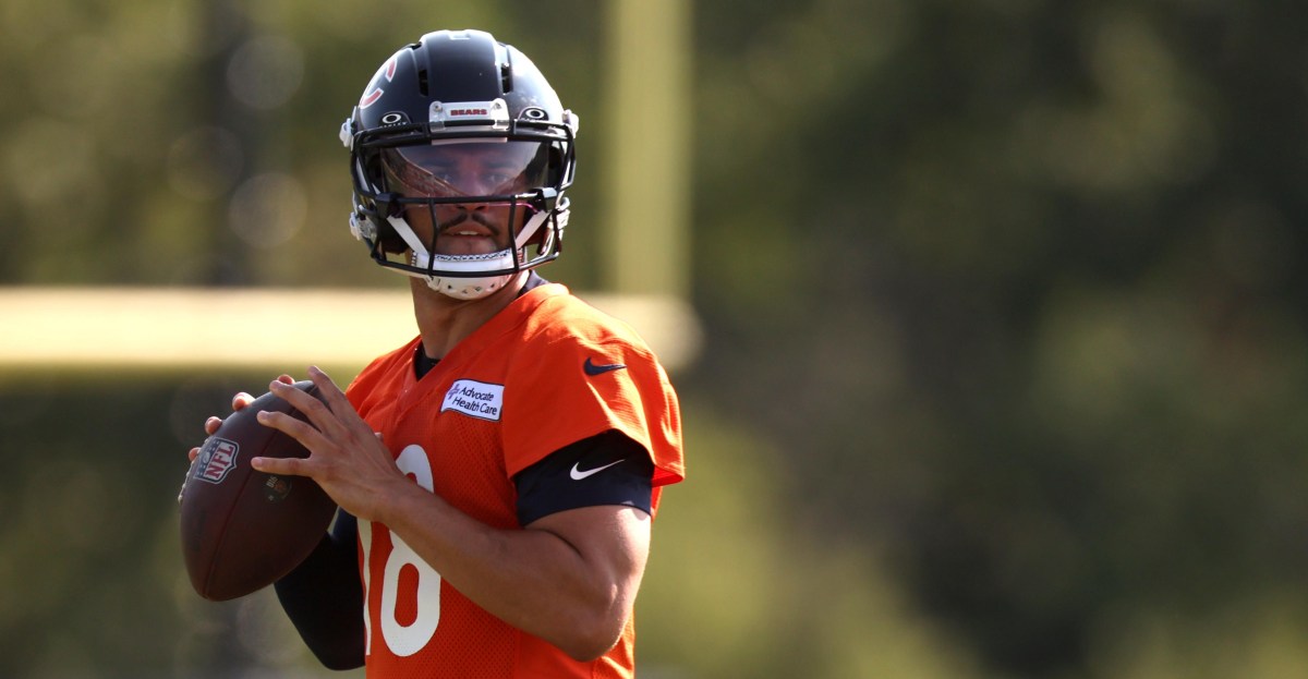 Chicago Bears offense ‘wins’ the day (still no pads though)