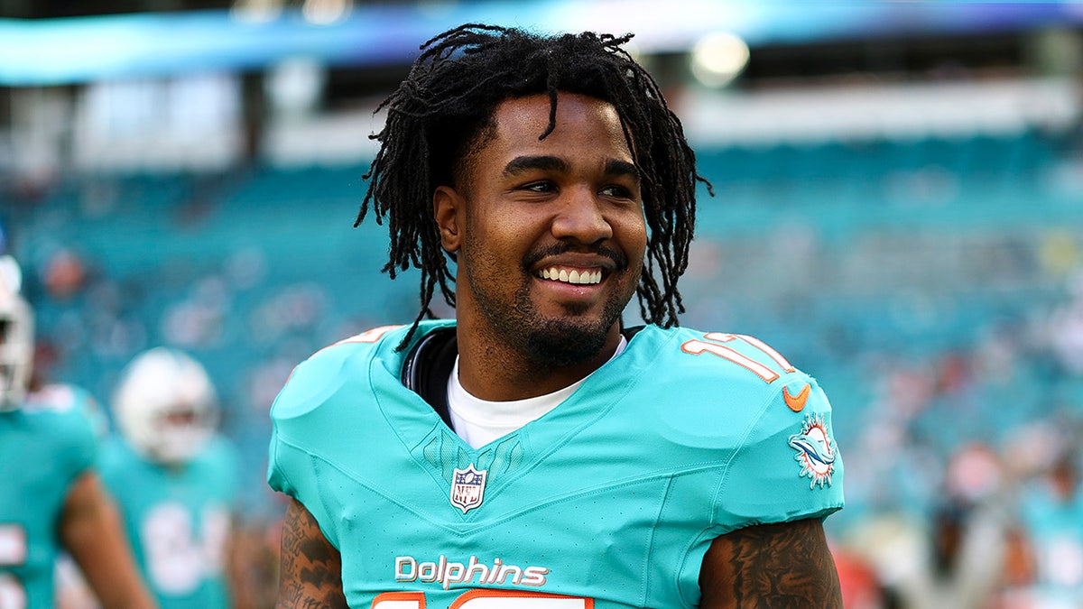 Jaylen Waddle smiles