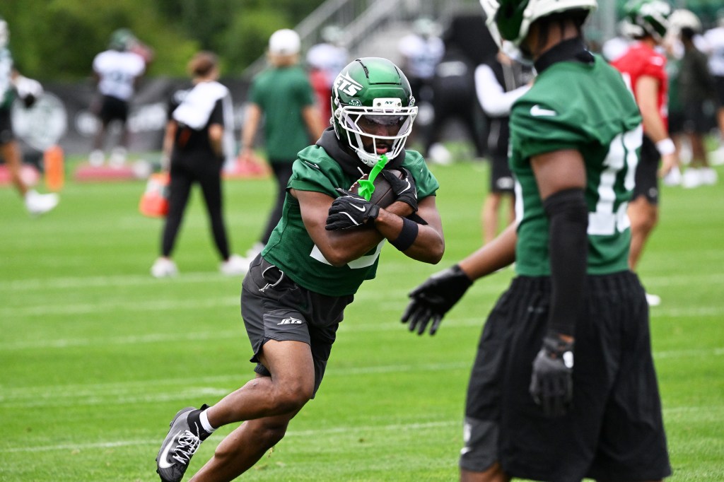 Jets' Isaiah Williams practices at training camp.