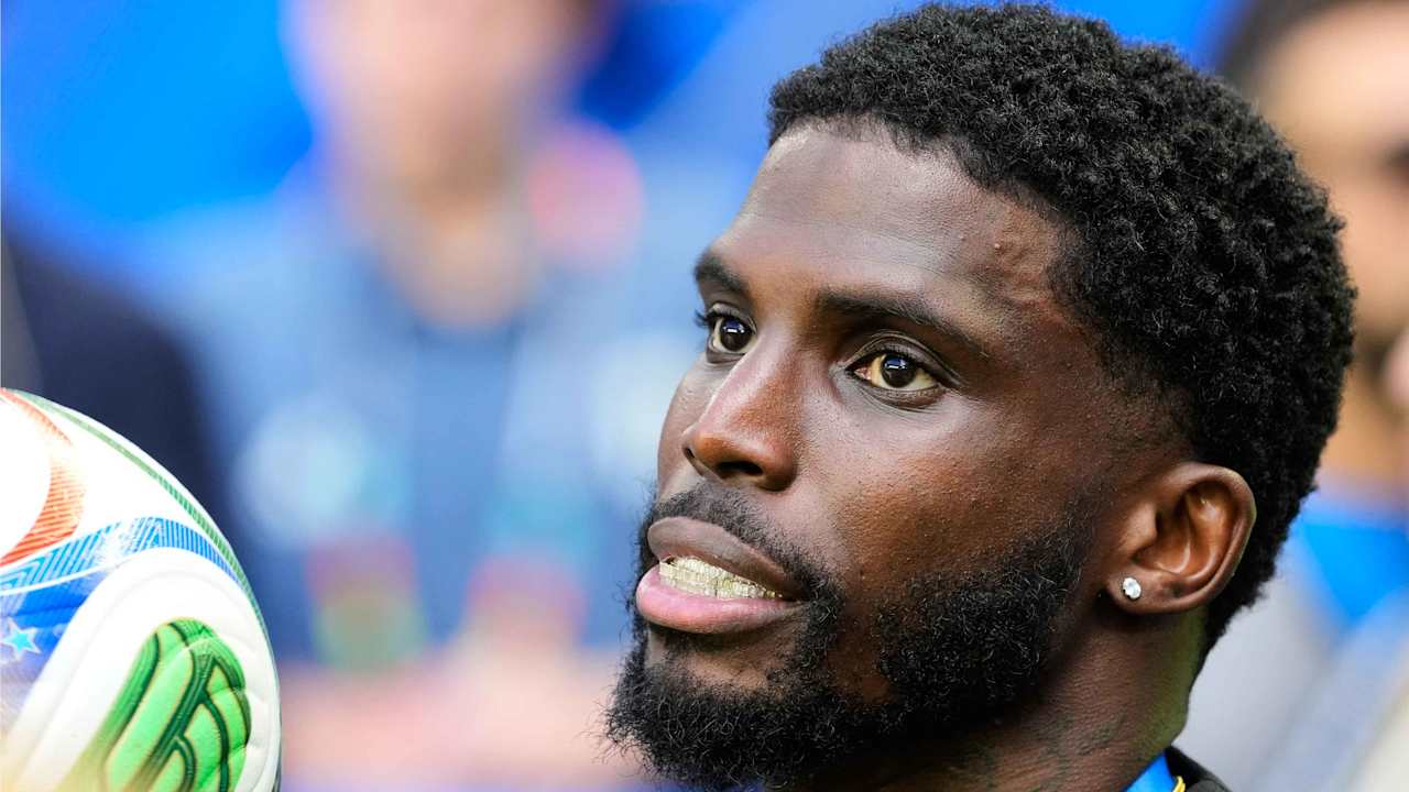 Free-agent WR Tyreek Hill provides update after season-ending injury: 'No power in my left leg'