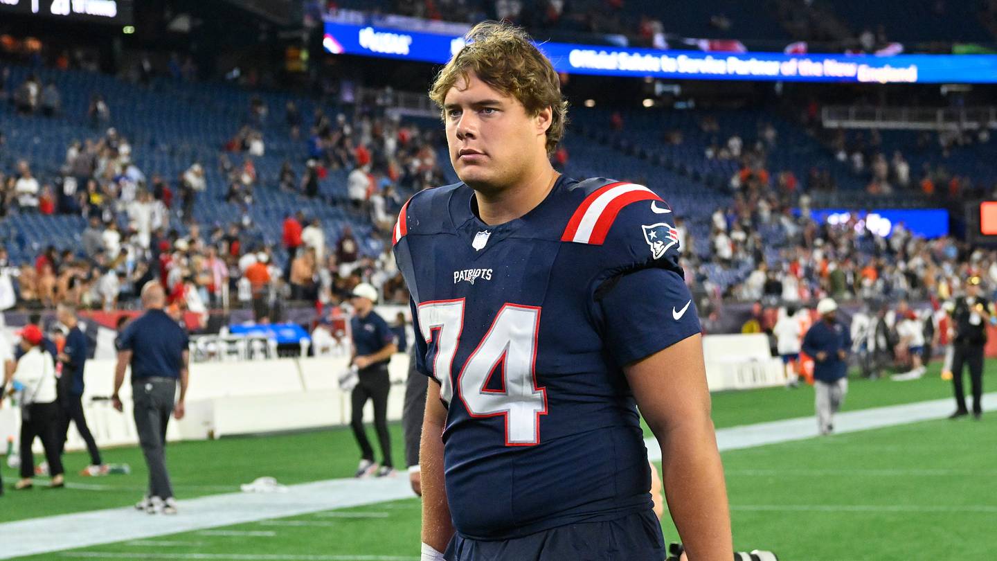 Caleb Lomu's 'Trust' Will Help Patriots Rookie Grow This Season