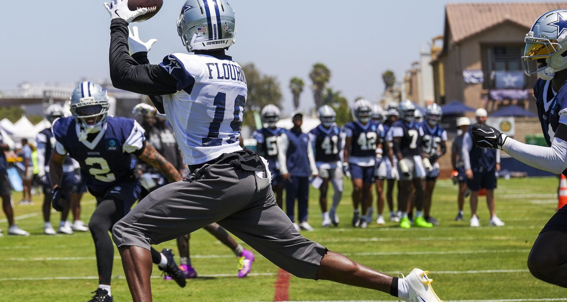 Ryan Flournoy lookis to start his own trend alongside Cowboys' 88 club