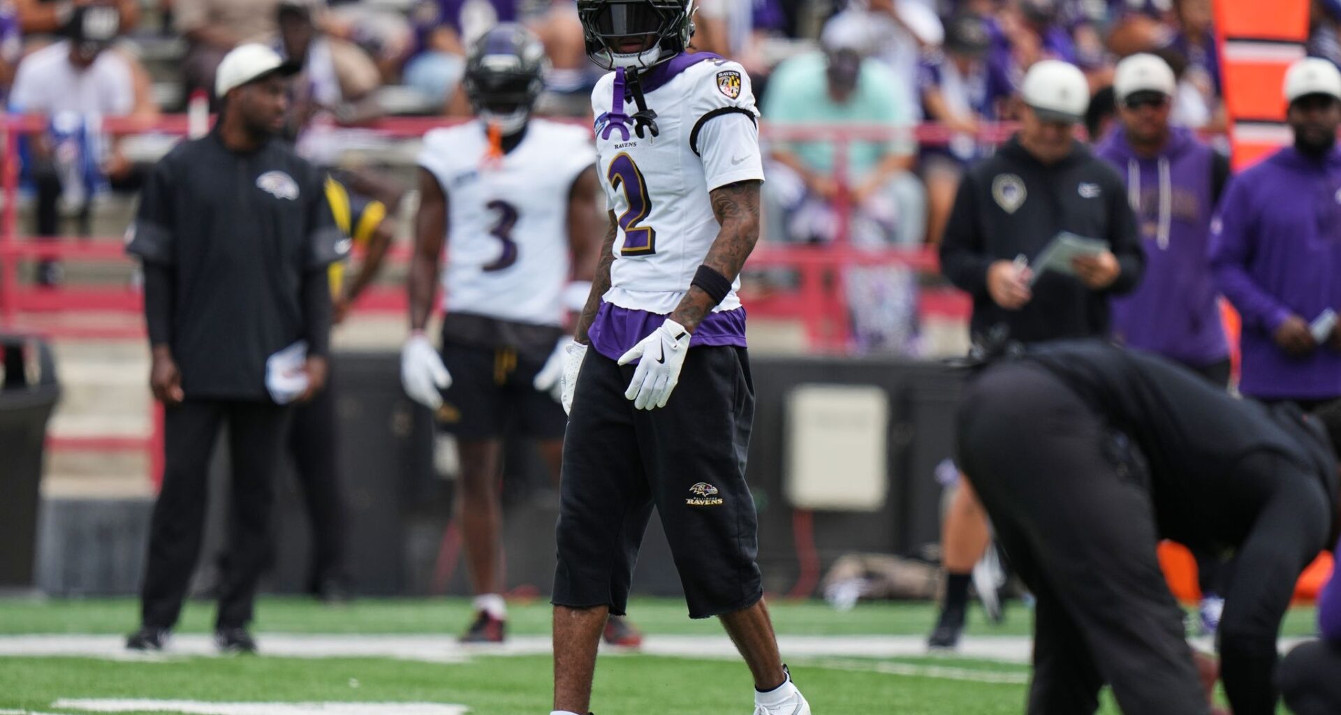 Ravens cornerback Nate Wiggins carted off with left leg injury