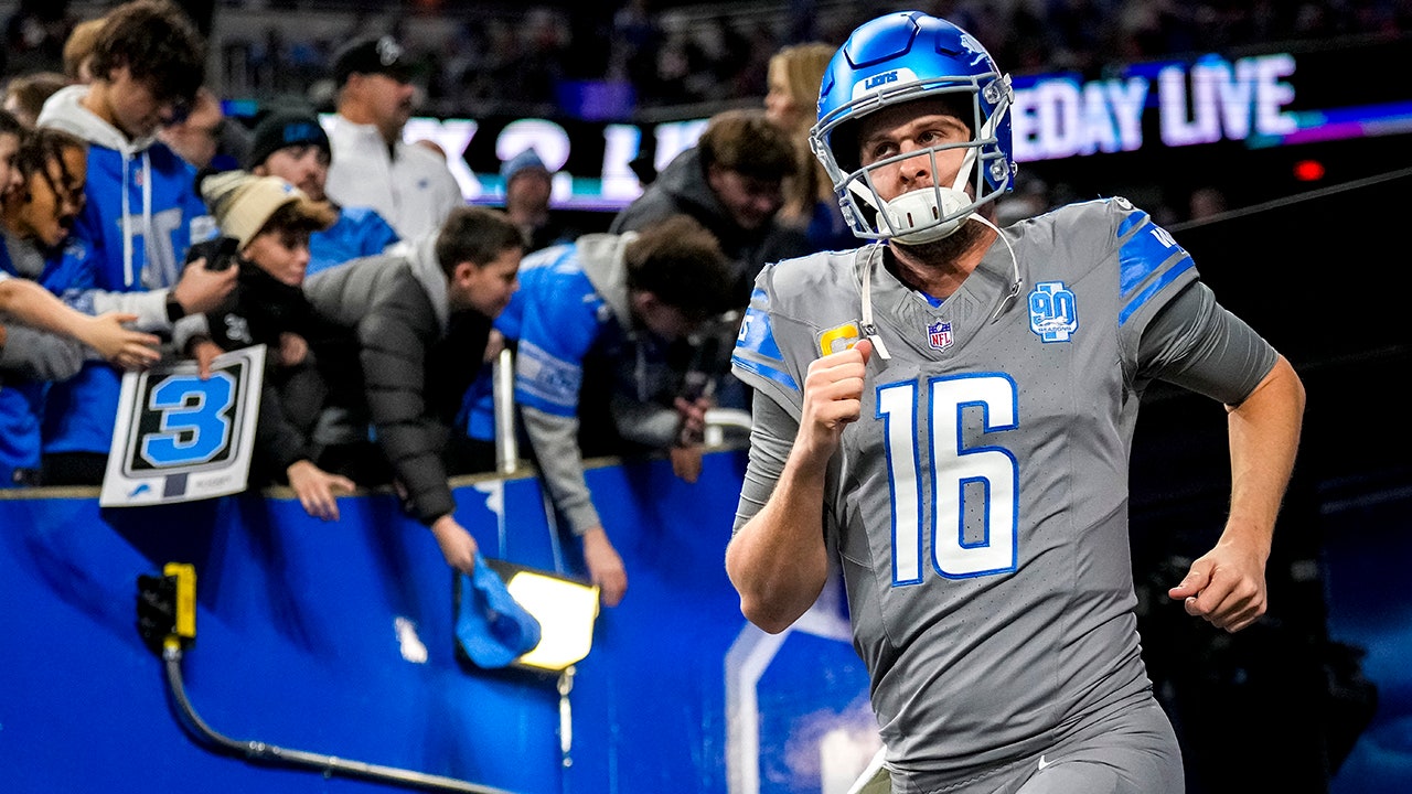 Lions favored to win NFC North at +170 odds in 2025 season outlook