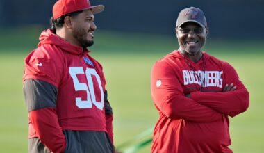 Vita Vea agrees to a new deal with the Buccaneers, ending his hold-in
