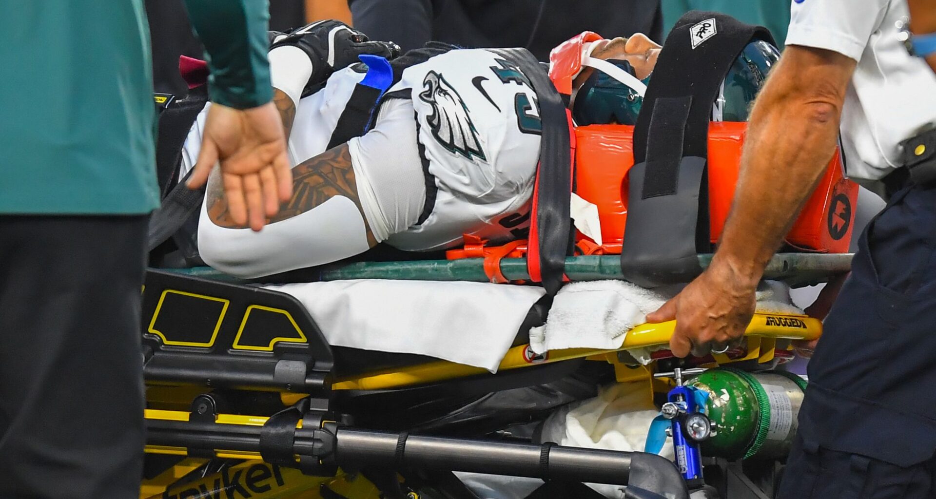 Eagles RB Ja’Quinden Jackson traveled home with team after injury in preseason game at New England