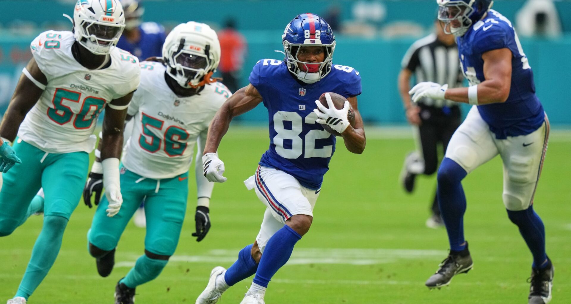 Giants receiver Calvin Austin carted off after getting injured at training camp