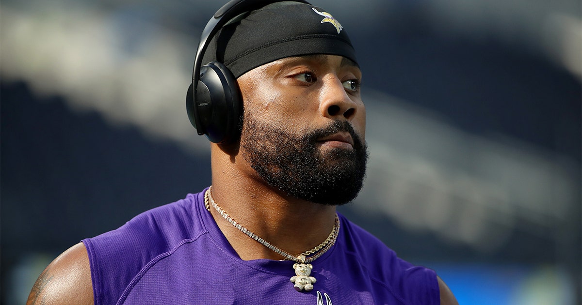 Former Minnesota Viking Everson Griffen arrested for refusing to leave I-394 in Minneapolis