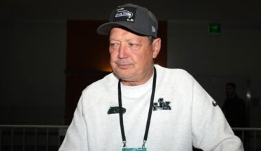 Las Vegas Raiders offensive line coach Rick Dennison right tackle spot DJ Glaze