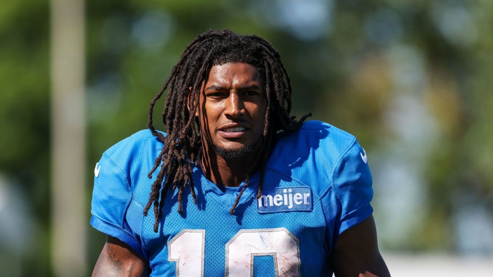 Lions RB Isiah Pacheco dealing with back injury