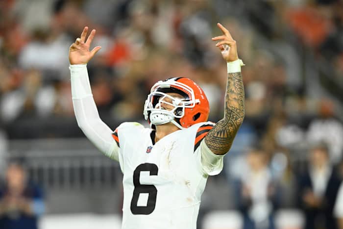 Gabriel, Green make cases for 3rd QB spot in Browns' 37-13 win over Patriots