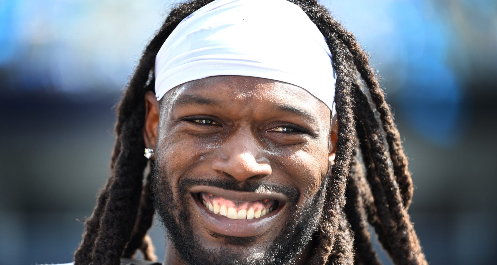 Sep 11, 2022; Charlotte, North Carolina, USA; Cleveland Browns defensive end Jadeveon Clowney (90) on the sidelines in the third quarter at Bank of America Stadium.