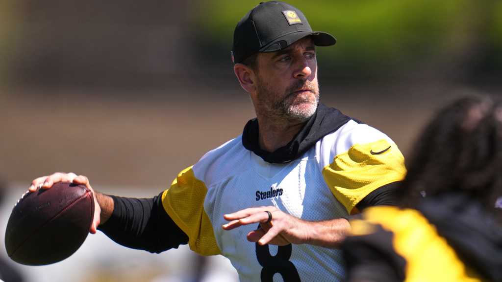 Rodgers rips "absolute coward" Fauci during 'Pat McAfee Show' at Steelers training camp