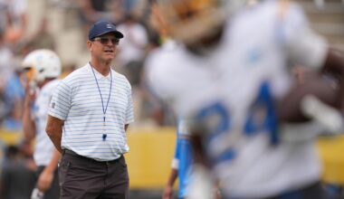 Harbaugh's Chargers honor late Billy Ray Smith before practicing in San Diego | National Sports