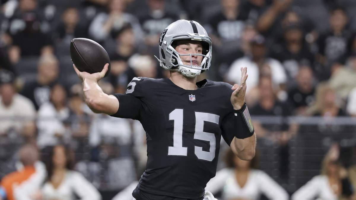 Raiders' Mendoza Gets First-Team Reps Vs. Texans