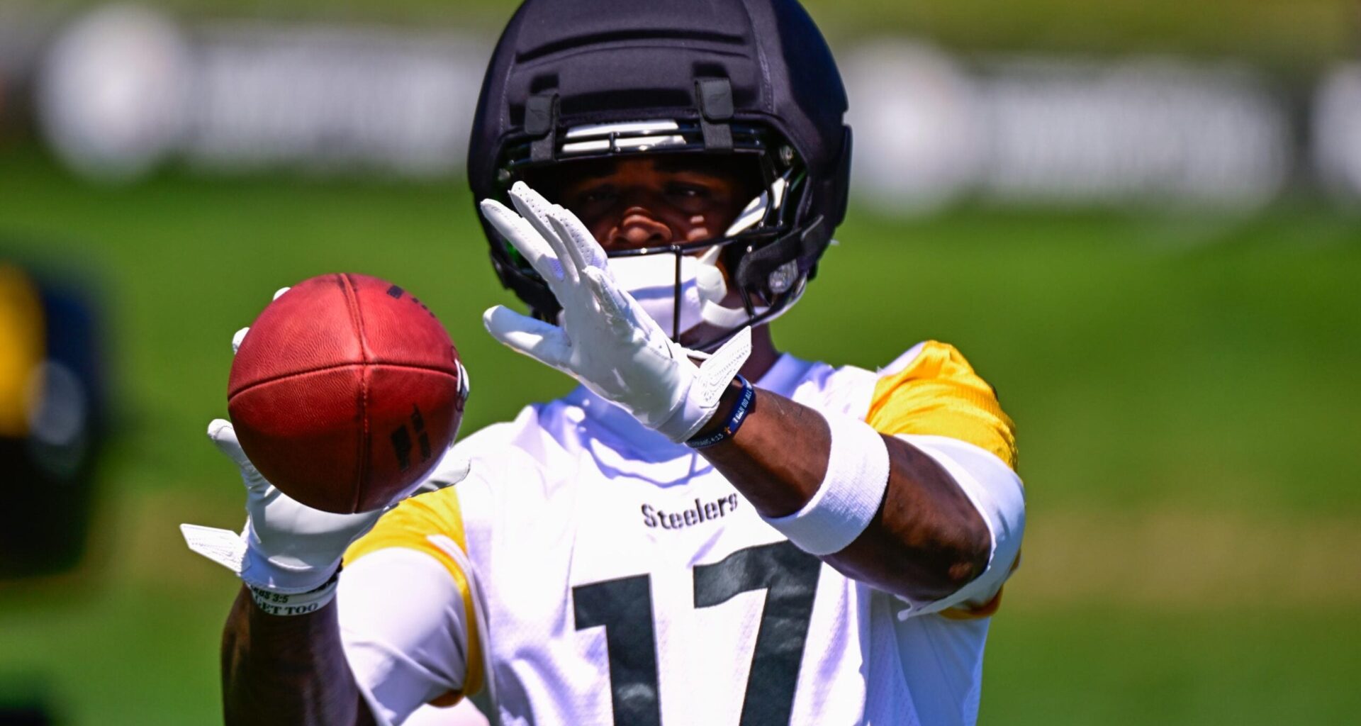 Saunders' Steelers Training Camp Takeaways: WR3 Battle Heats Up as Practice Cools Down