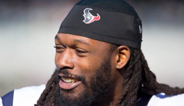 Jadeveon Clowney reunites with the team that drafted him No. 1
