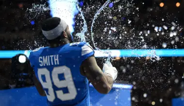 Atlanta Falcons: Za'Darius Smith replaces Pearce, Tua on hot seat?