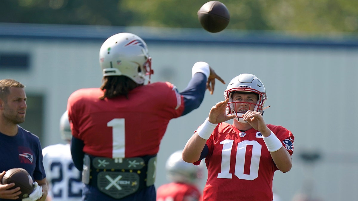 Cam Newton,Mac Jones