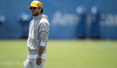 Mike McDaniel’s offense transforms Chargers, Justin Herbert
