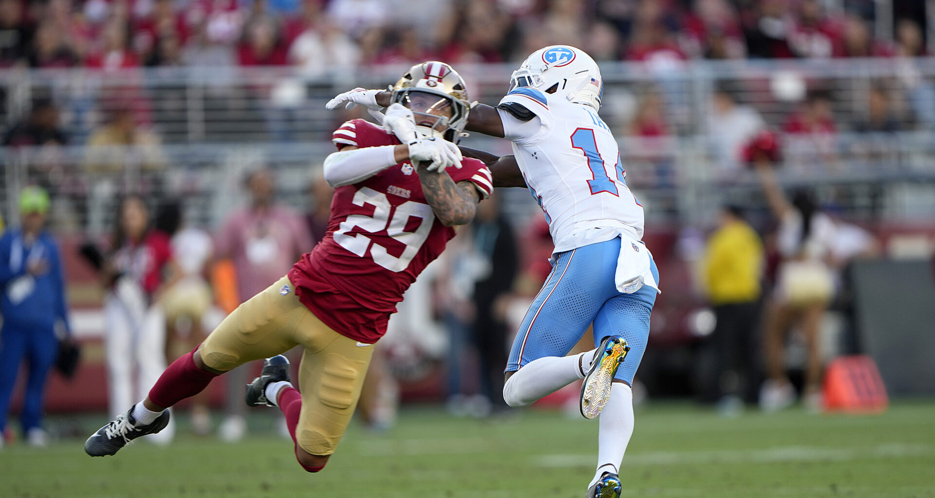 Santa Cruz native Ashtyn Davis makes 49ers debut