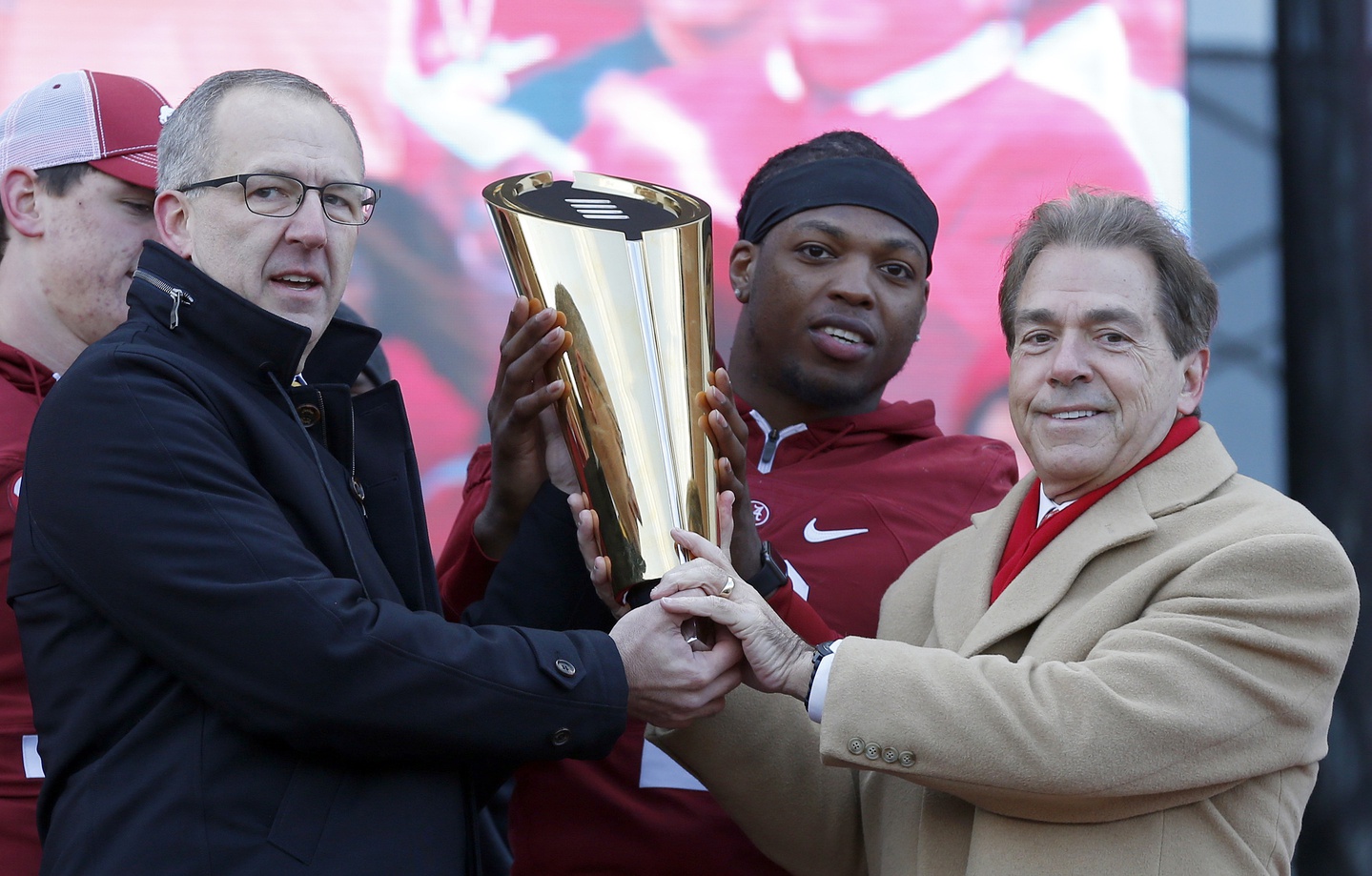 25 most dominant college football teams of all time