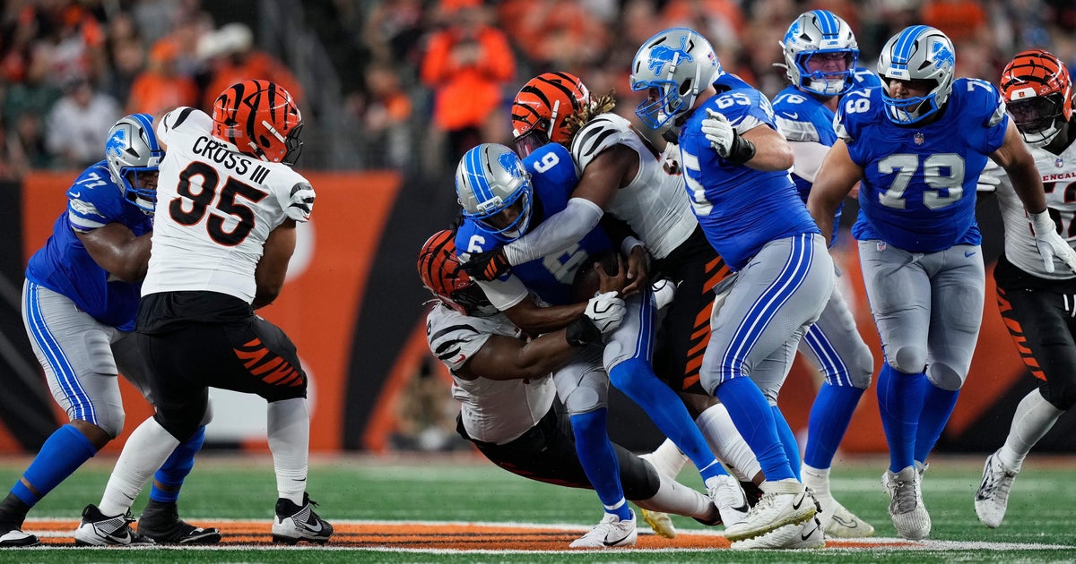 Coach Dan Campbell still trying to find answers for Detroit Lions offensive line