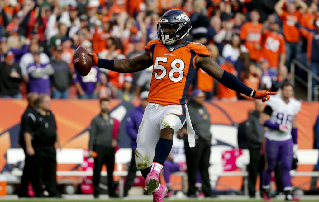 Dallas Cowboys sign veteran pass rusher Von Miller